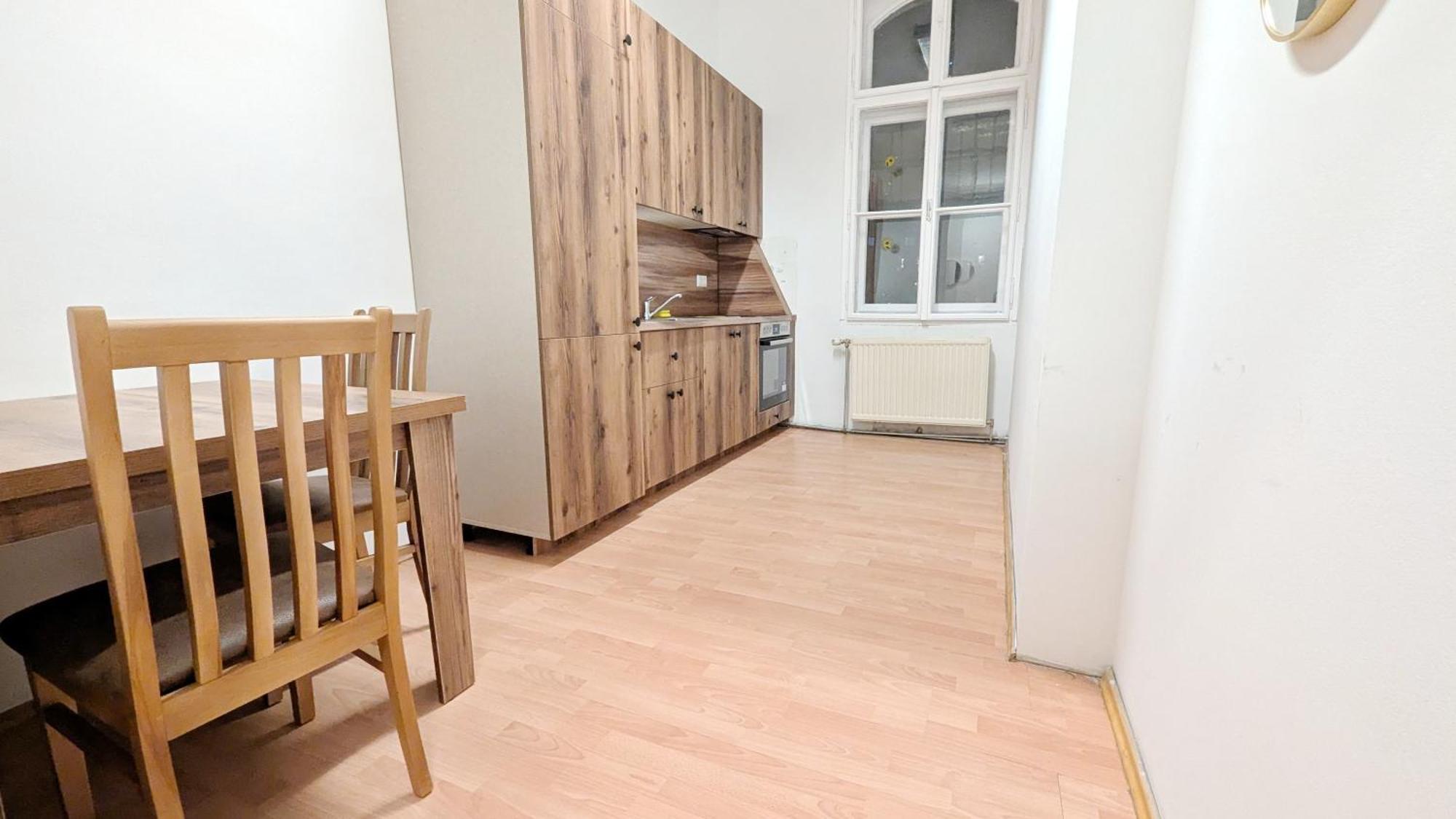 Gazde/Camere de închiriat Spacious - 15 Min From Airport & Center, 5 Min From Main-bus Station Ez 7-8 *