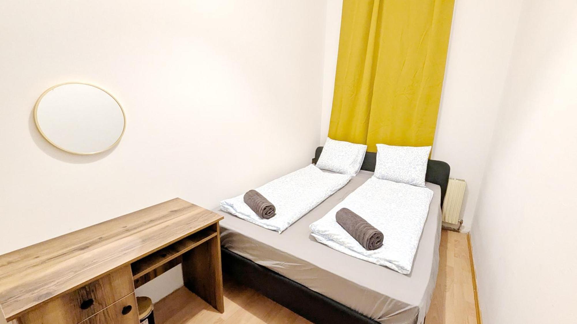 Gazde/Camere de închiriat Spacious - 15 Min From Airport & Center, 5 Min From Main-bus Station Ez 7-8 *